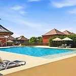 Avec Terrasse, Piscine Et Ping-pong アパート *