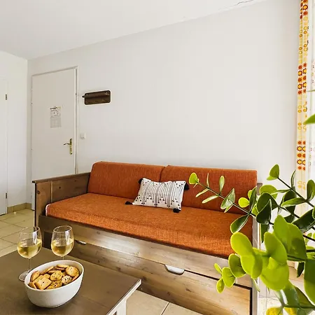 Avec Terrasse, Piscine Et Ping-pong Appartement *