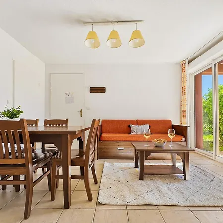 Avec Terrasse, Piscine Et Ping-pong Appartement Prayssac