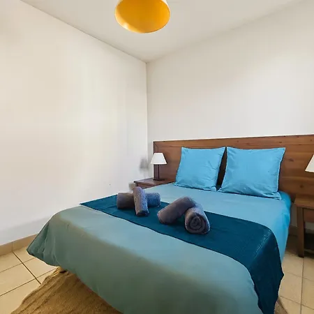 Avec Terrasse, Piscine Et Ping-pong *