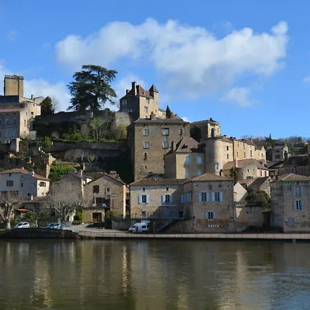 Apartamento Avec Terrasse, Piscine Et Ping-pong Prayssac