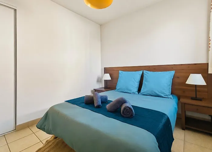 Avec Terrasse, Piscine Et Ping-pong *