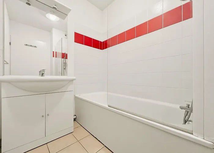 Avec Terrasse, Piscine Et Ping-pong